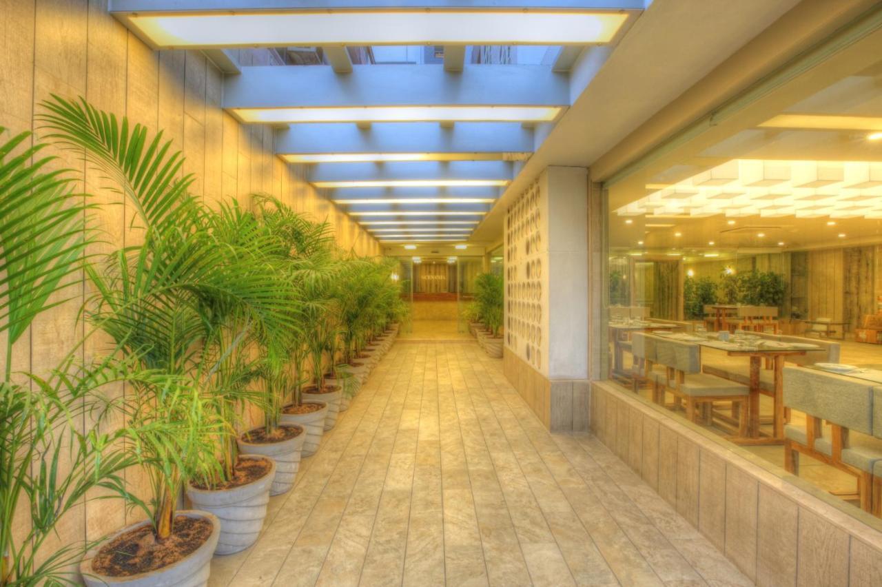 Scenaria Hotel Ahmadábád Kültér fotó