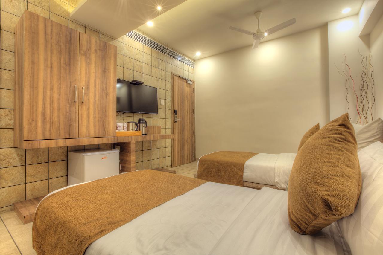Scenaria Hotel Ahmadábád Kültér fotó