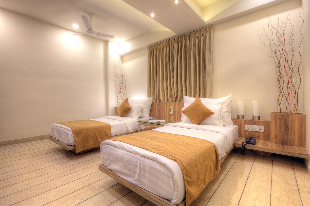 Scenaria Hotel Ahmadábád Kültér fotó