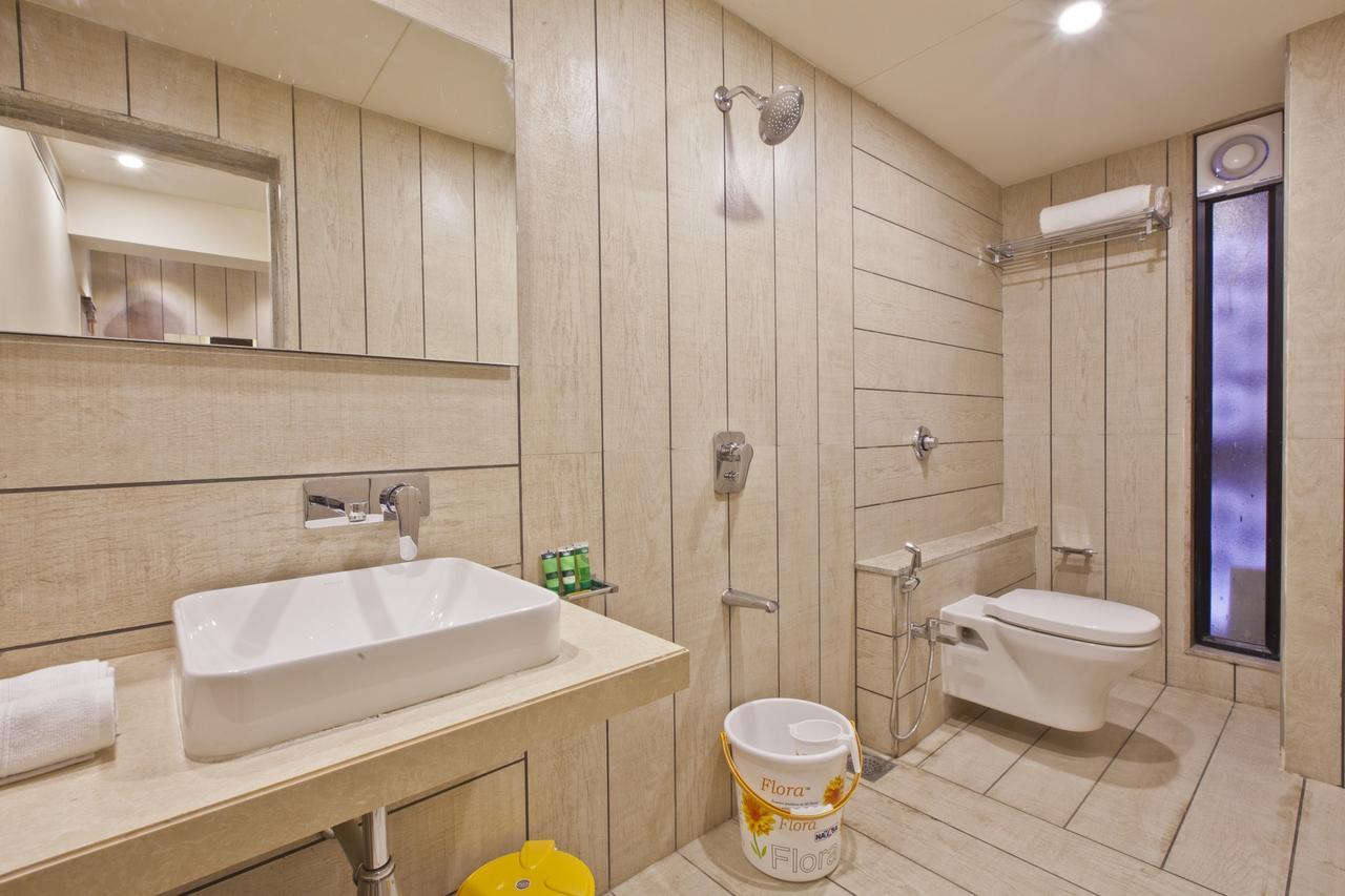 Scenaria Hotel Ahmadábád Kültér fotó